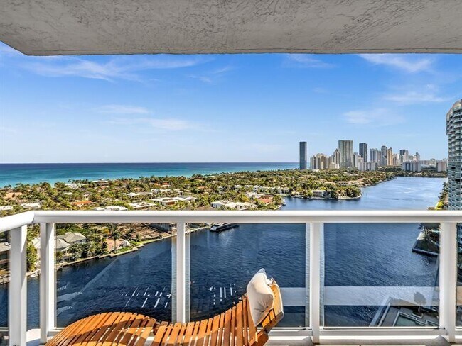 Building Photo - 20515 E Country Club Dr