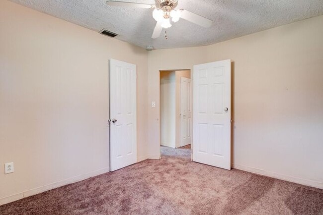 Building Photo - 1214 Dunbar St