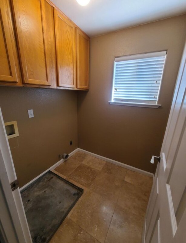 Building Photo - 710 Gia Ct