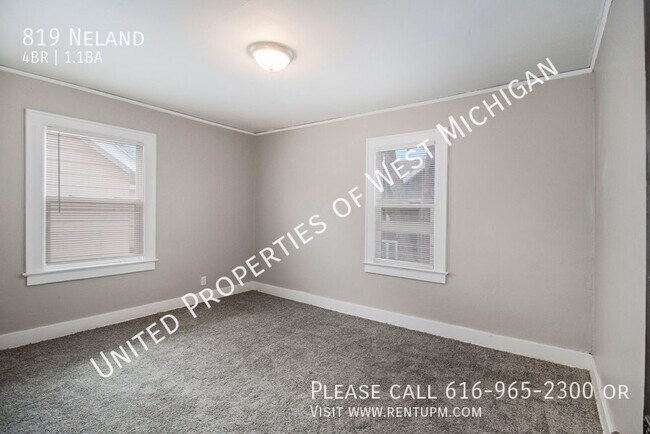 Building Photo - 819 Neland-