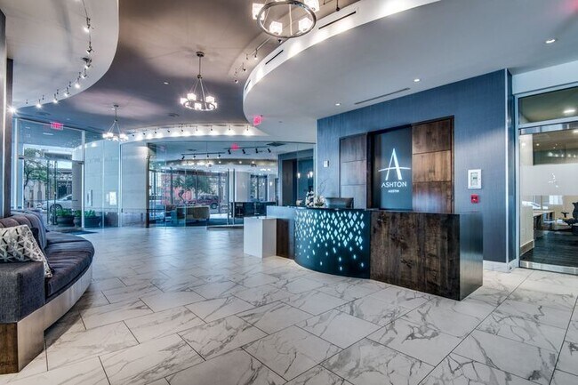 Building Photo - 102 Colorado St