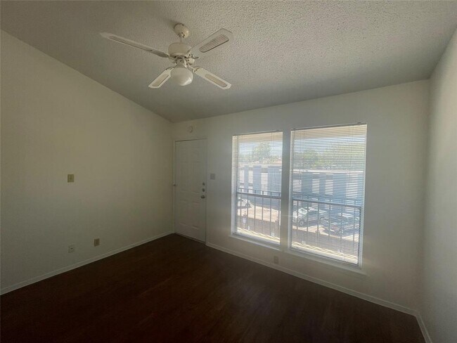 Building Photo - 3000 Guadalupe St