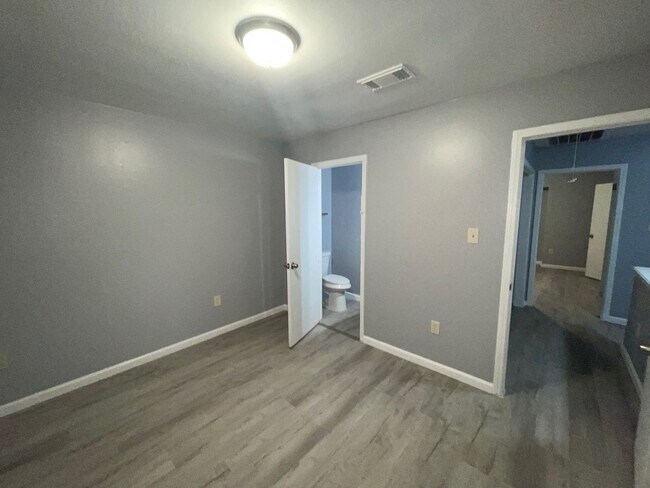Building Photo - 1717 Jade Ave
