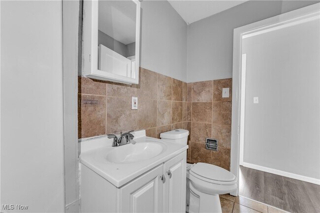Building Photo - 3803 W 135th St