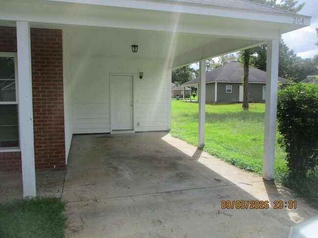 Building Photo - 204 Cloud Ln