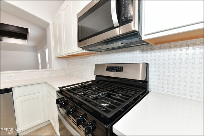 Building Photo - 142 Ruth Trl