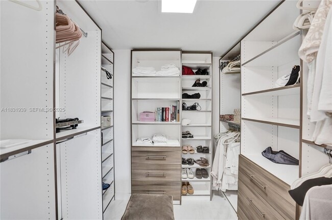 Building Photo - 900 NE Spanish River Blvd