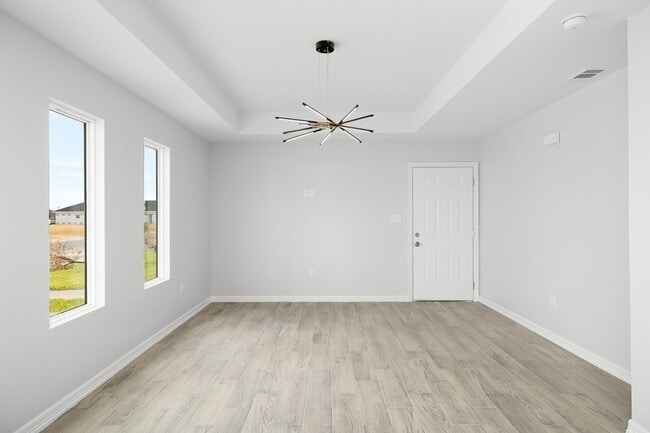 Building Photo - 3300 Fuerte Ave