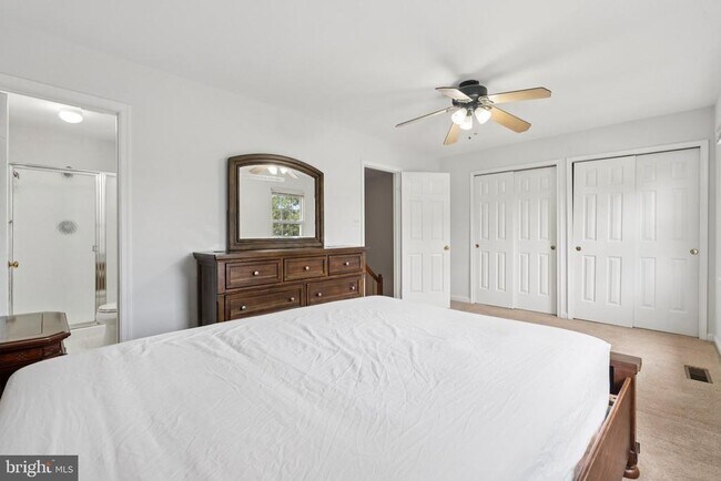 Building Photo - 907 Smartts Ln NE