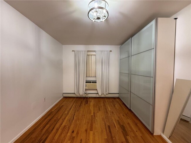 Building Photo - 1922 W 13th St