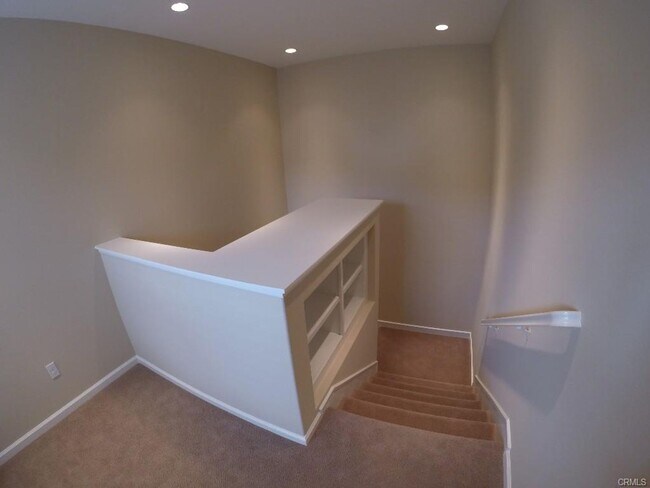 Building Photo - 2bd/2.5ba two car garage end unit condo in Orchard Hill Irvine for rent