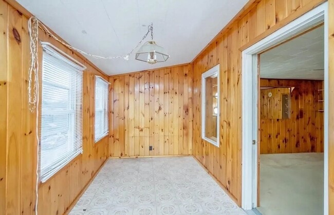 Building Photo - 2 Bedroom Apartment - Midtown Kingston