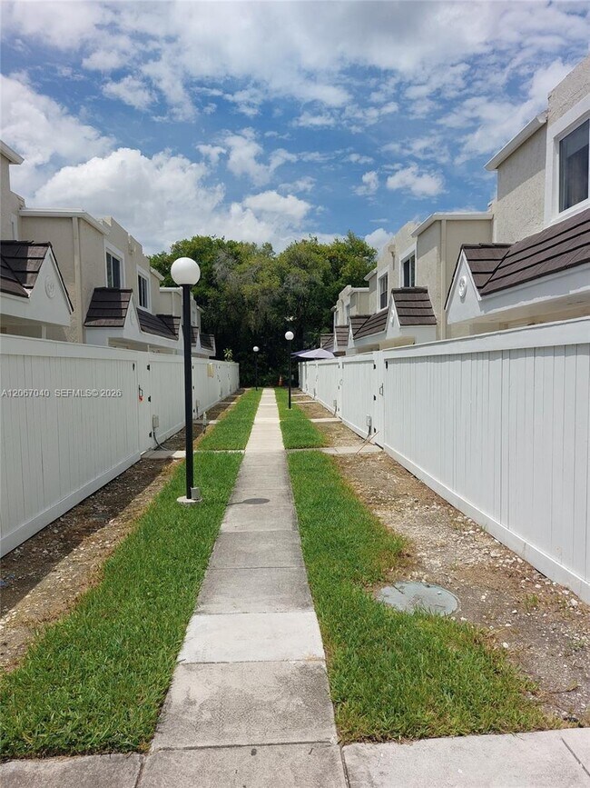 Building Photo - 6835 SW 45th Ln