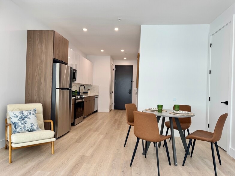 Building Photo - 19 Livingston St