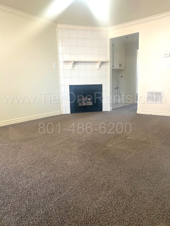 Building Photo - NO DEPOSIT option available for qualified ...