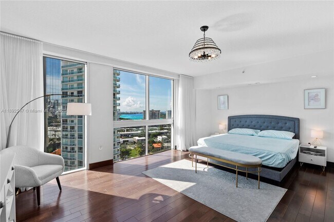 Building Photo - 200 Sunny Isles Blvd