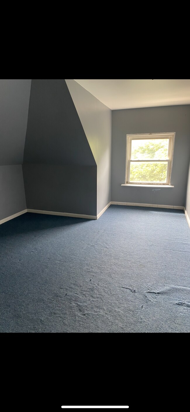 Bedroom - 705 N 16th Ave