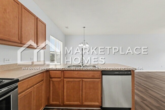 Building Photo - 5798 Westchase St