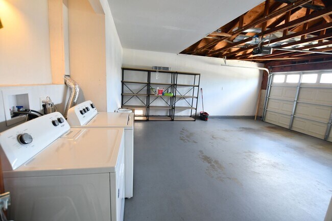 Building Photo - Single Story home in Heart of Mira Mesa