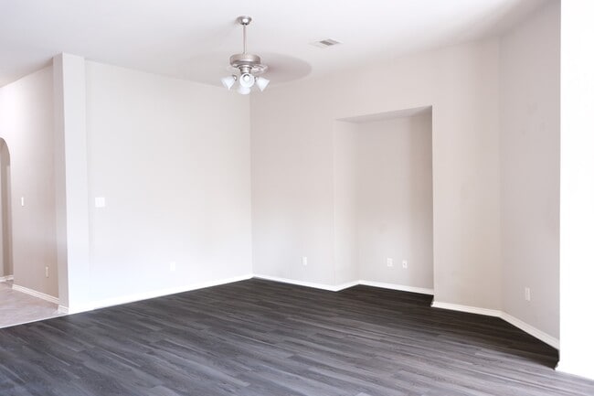 Building Photo - 2107 Sherbrook Park Ln