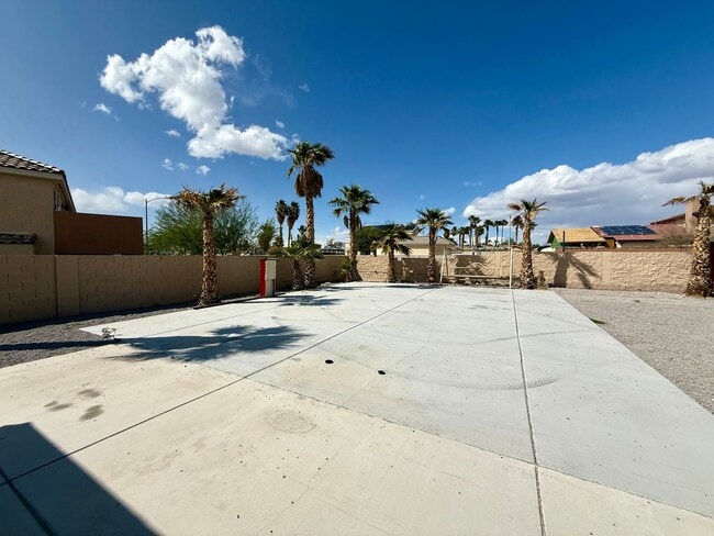 Building Photo - 5/BD 2.5/BA Spacious Home with Casita, RV ...