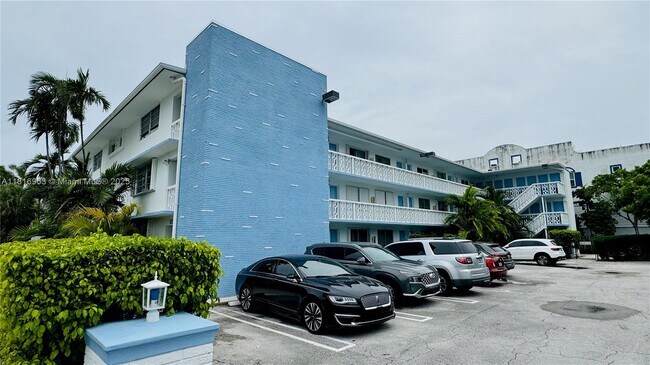 Primary Photo - 1120 102nd St