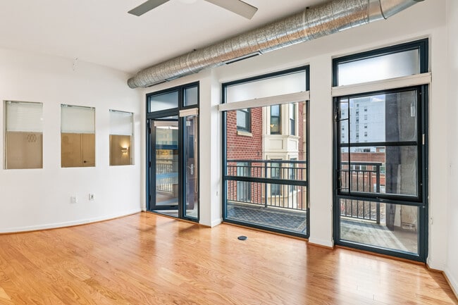 Building Photo - 1390 Kenyon St NW