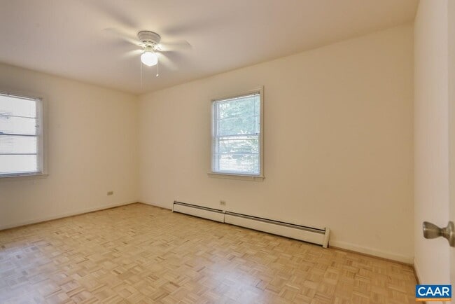Building Photo - 1223 Park St