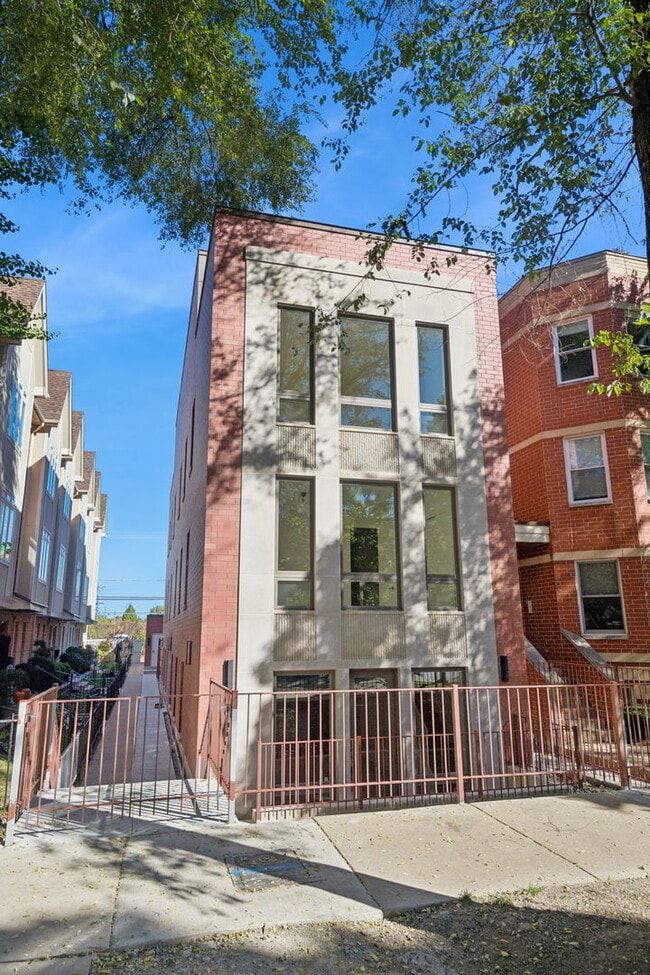 Building Photo - 2323 N Lister Ave