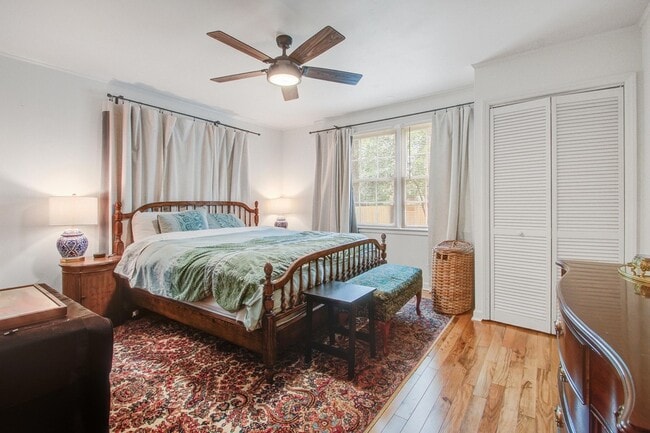 Building Photo - 4420 S Rhett Ave