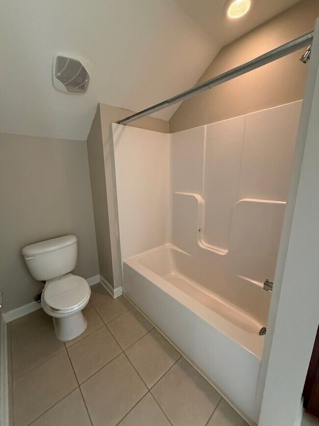 Building Photo - 410 Conley Dr