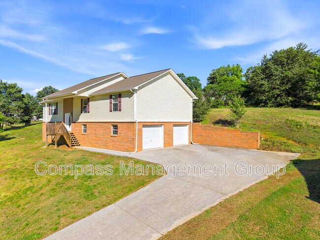 Building Photo - 1690 River Bend Rd