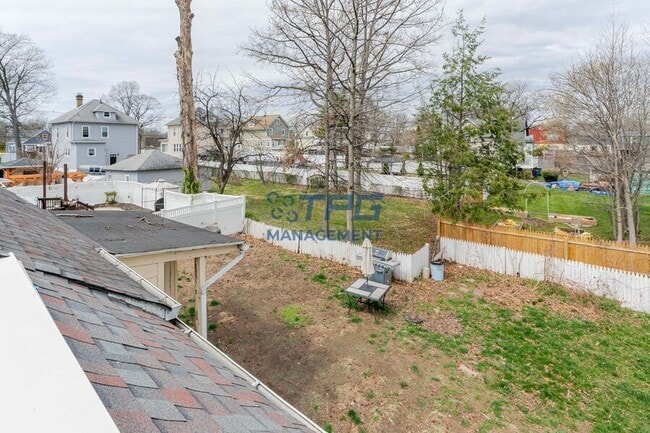 Building Photo - 413 E 7th Ave