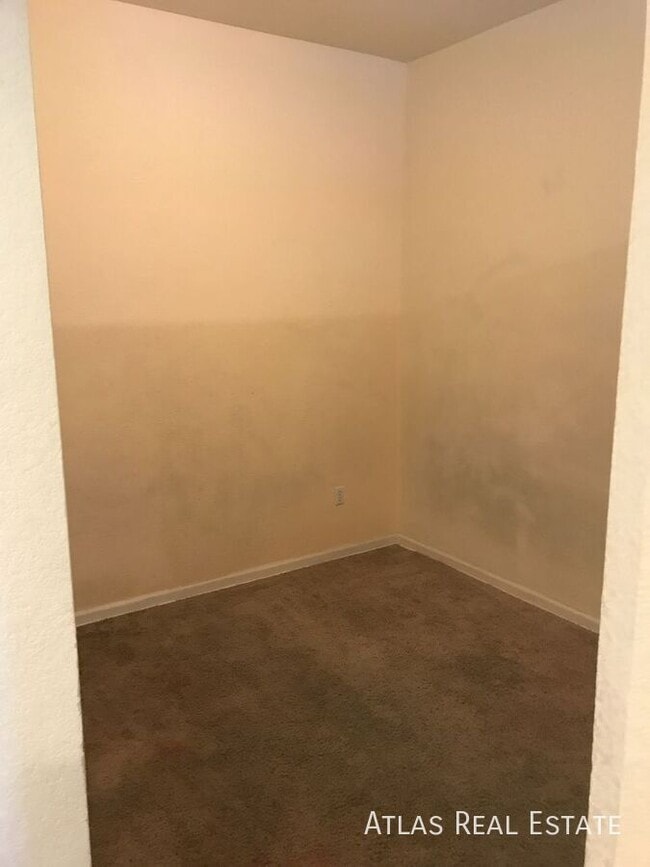 Building Photo - 15475 E Andrews Dr