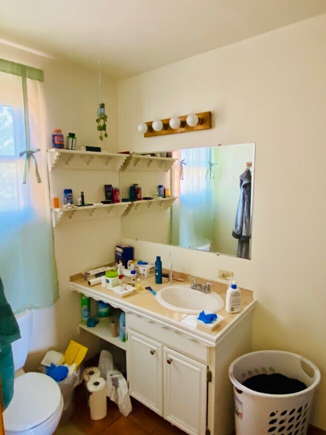 Building Photo - Fun and Funky Tri-Level Townhouse in Northeast Boulder, CO
