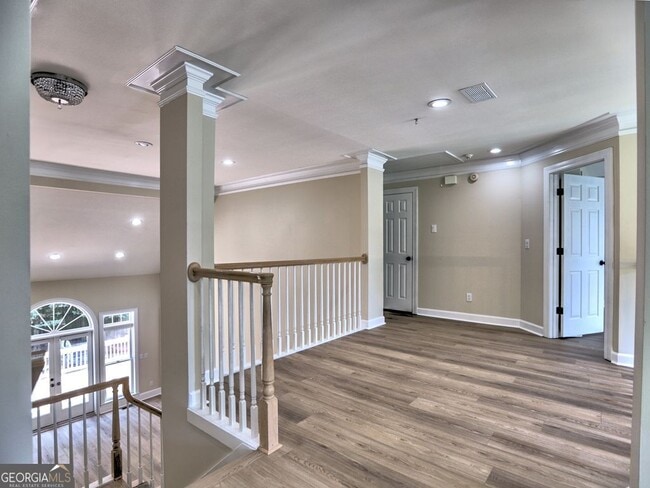 Building Photo - 3237 Waldwick Way SE