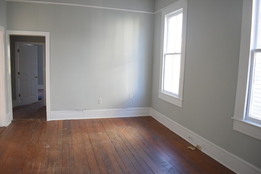 Building Photo - 215 N 5th Ave