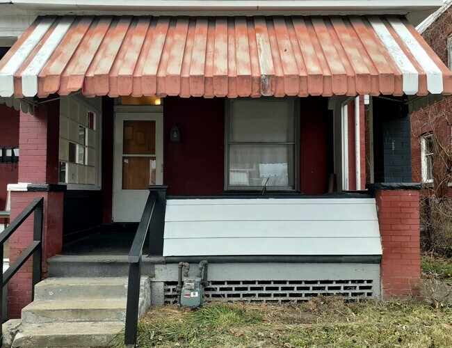 Front - 317 S 5th St