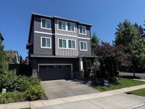 Building Photo - Skyline at Murrayhill