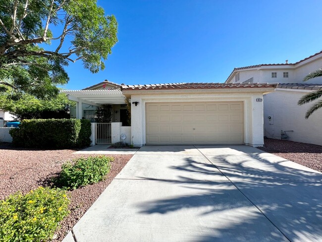 Building Photo - CHARMING 3BD/2BA HOME NEAR ELKHORN