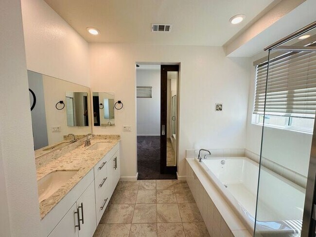 Building Photo - Modern Otay Ranch Home with Spacious Floor Plan & Community Amenities