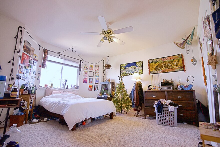 Master Bedroom - 903 Terry St