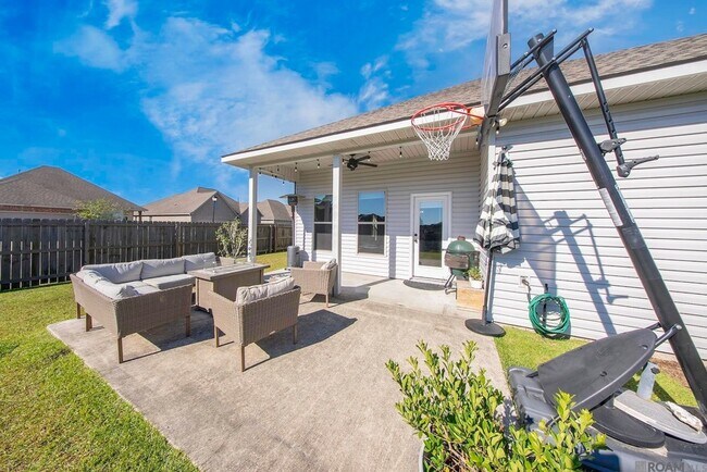 Building Photo - 1343 Rustic Pine Dr