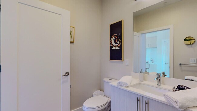 Building Photo - 573 Bedford St