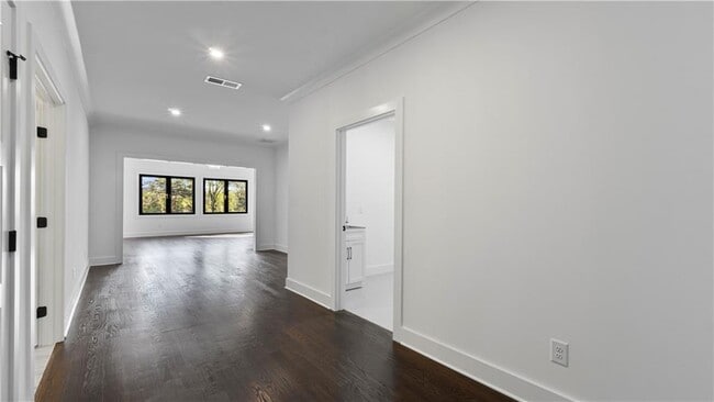 Building Photo - 208 Indian Hills Trail