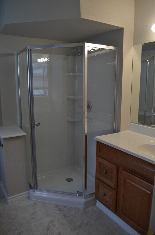 Building Photo - This 3 Bedroom Home with Fireplace is a must see!