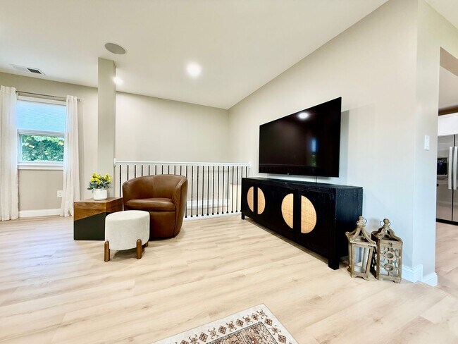 Building Photo - Brand new remodeled home in Monroe!