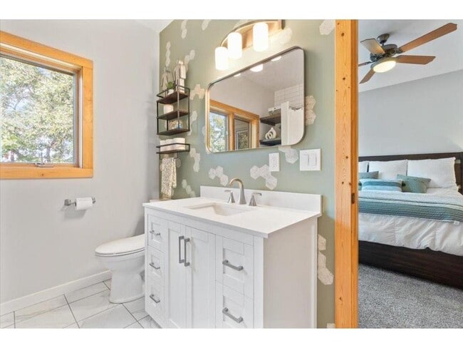 Building Photo - 11423 Fawn Lake Rd