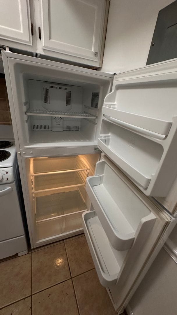 Building Photo - Nice 1 Bed 1 Bath Unit! Available Now!