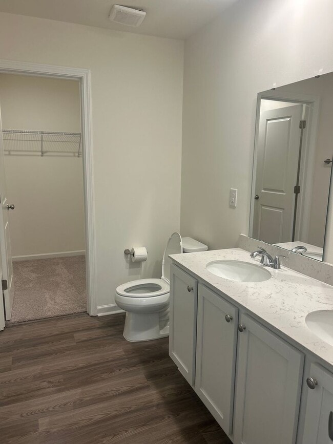 Building Photo - Brand New townhome in the heart of Newton!